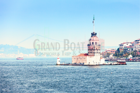 Discovering the Legends and History of Maiden’s Tower on a Bosphorus Boat Tour